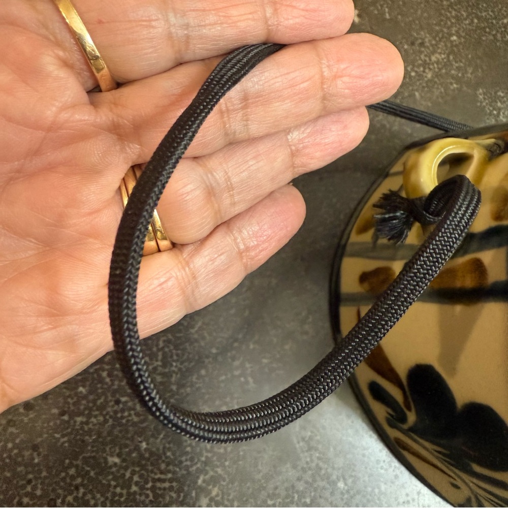 Japanese Pottery Flask - Picture 10 of 11
